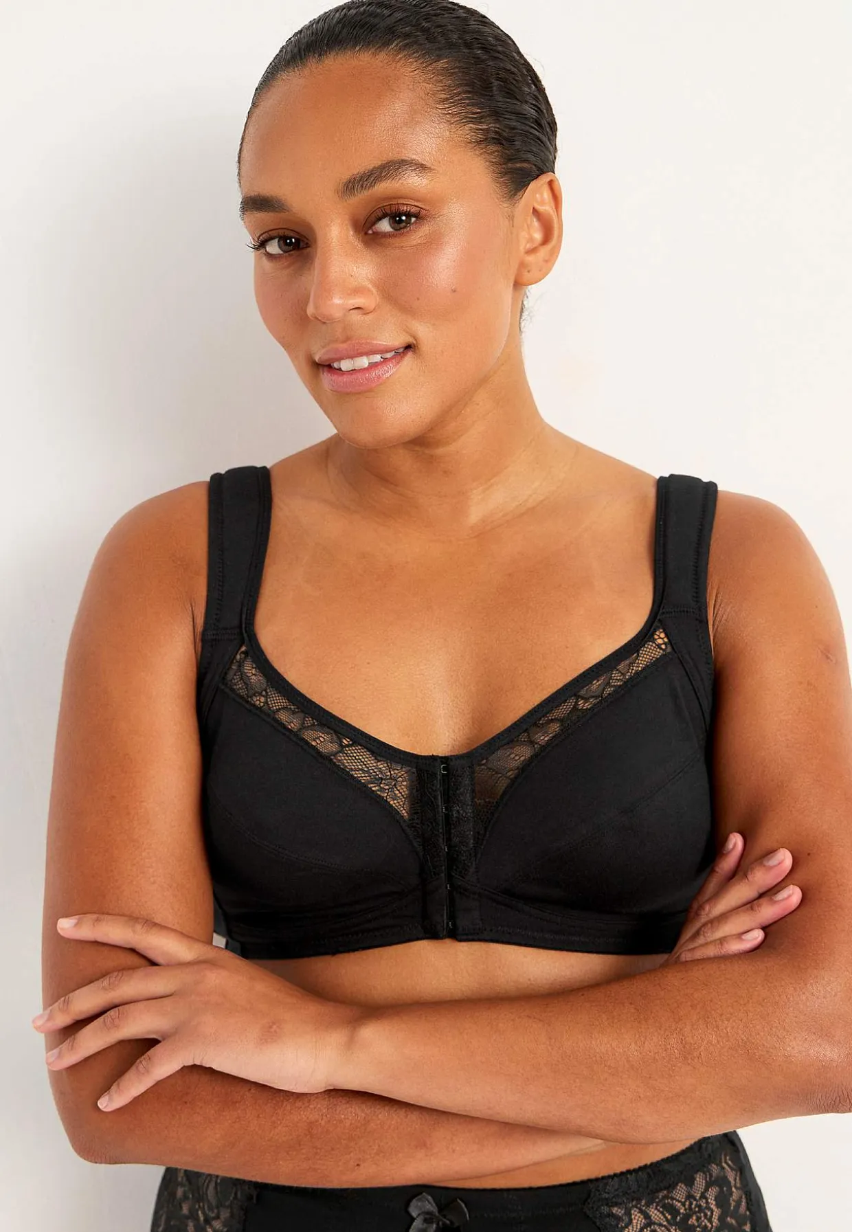 Edestä suljettavat pehmeät rintaliivit