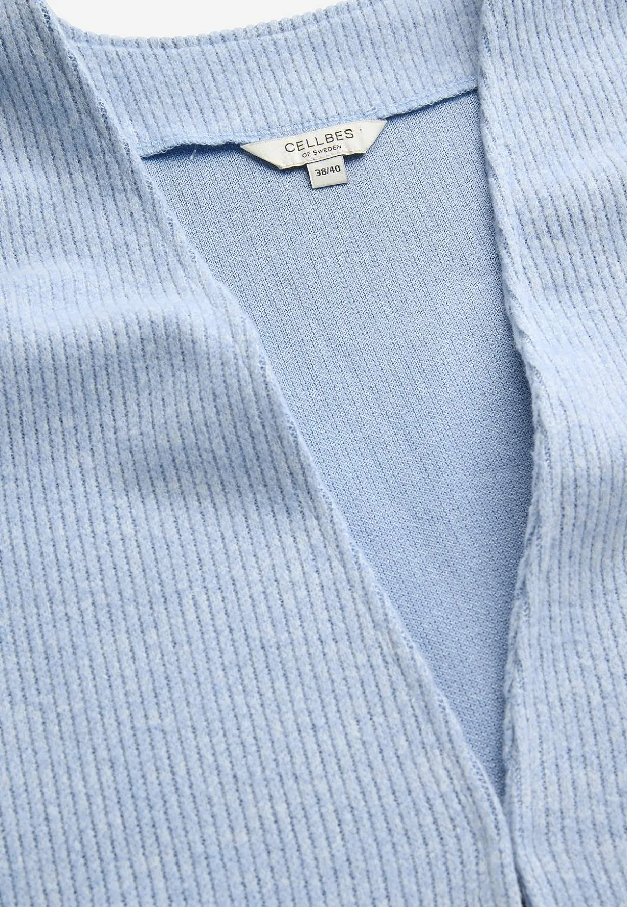 Hyvin pehmeä neuletakki taskuilla Beata
