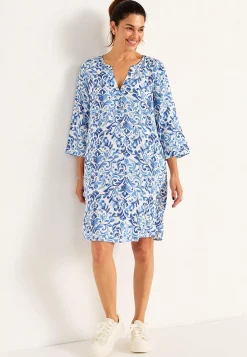 Kudottu, kuviollinen mekko