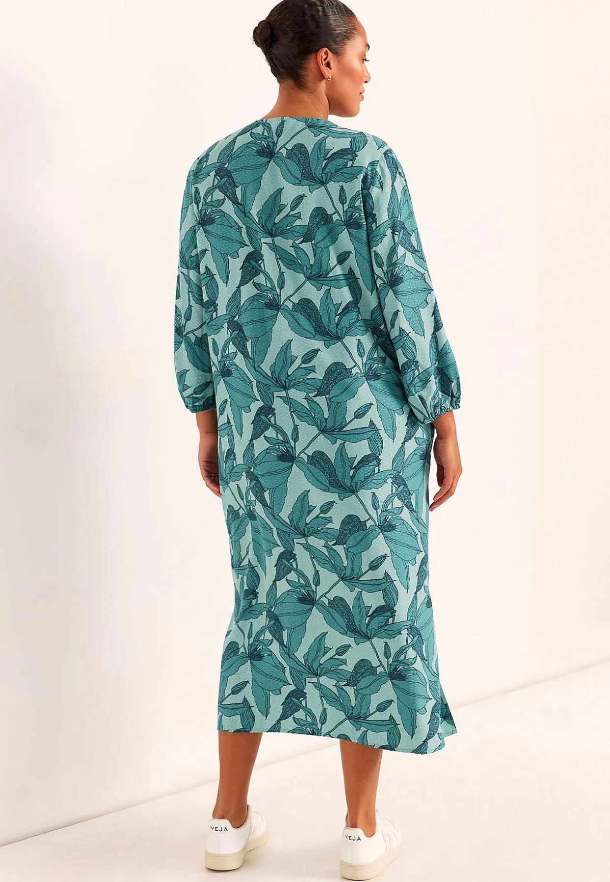 Kudottu mekko taskuilla
