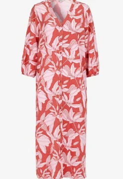 Kudottu mekko taskuilla