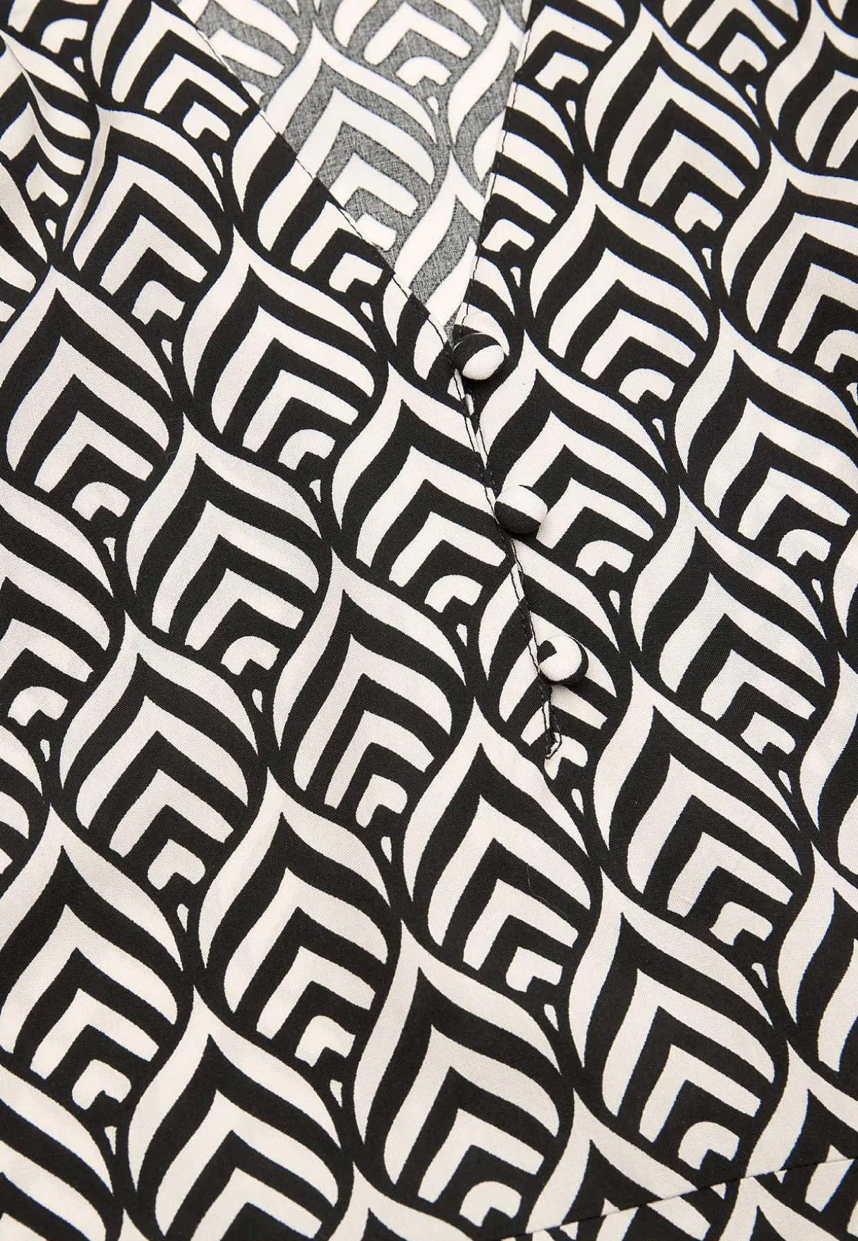 Kuviollinen mekko