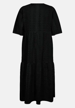 Mekko kirjonnalla
