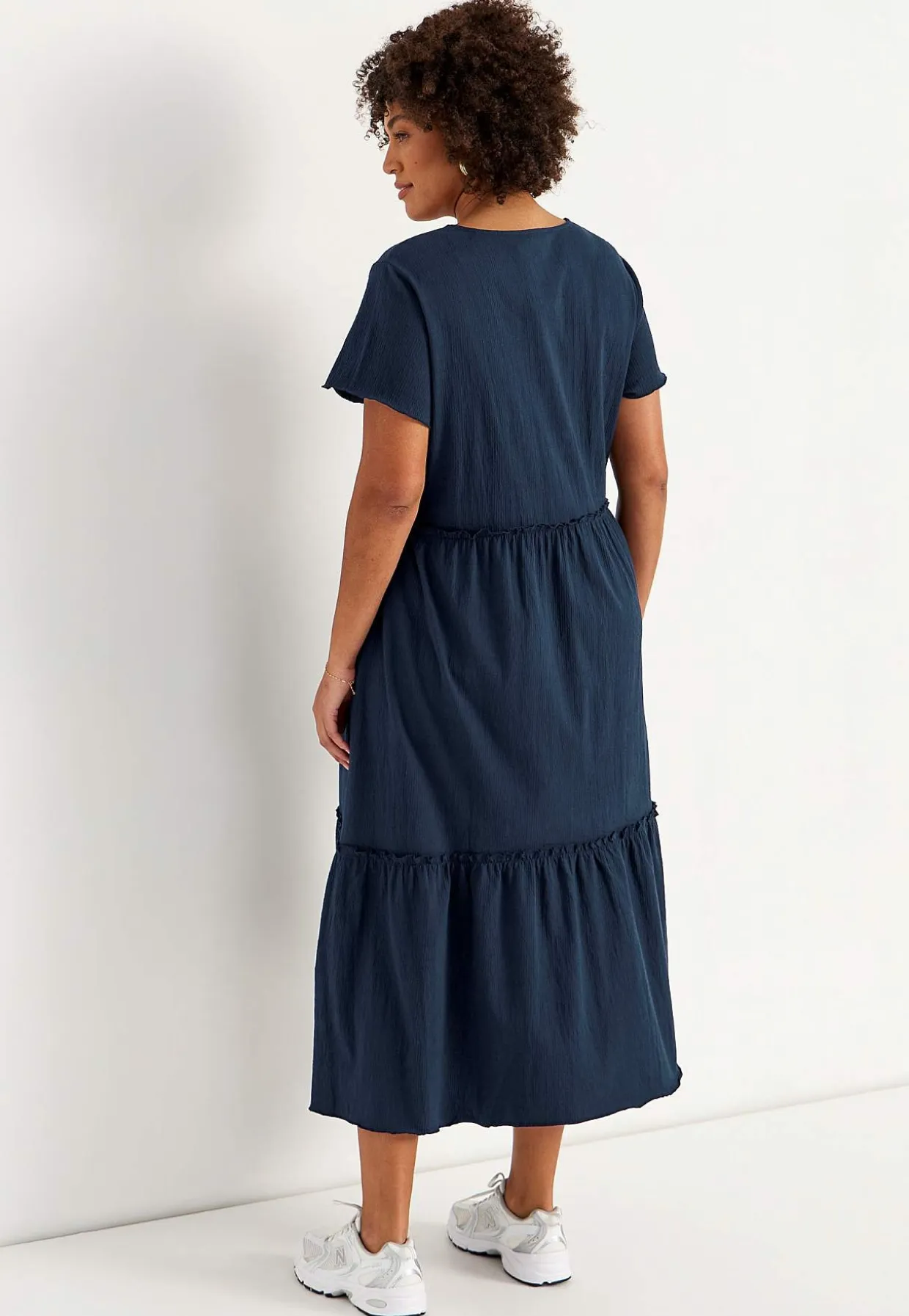 Mekko rypytetystä puuvillajersey-kankaasta
