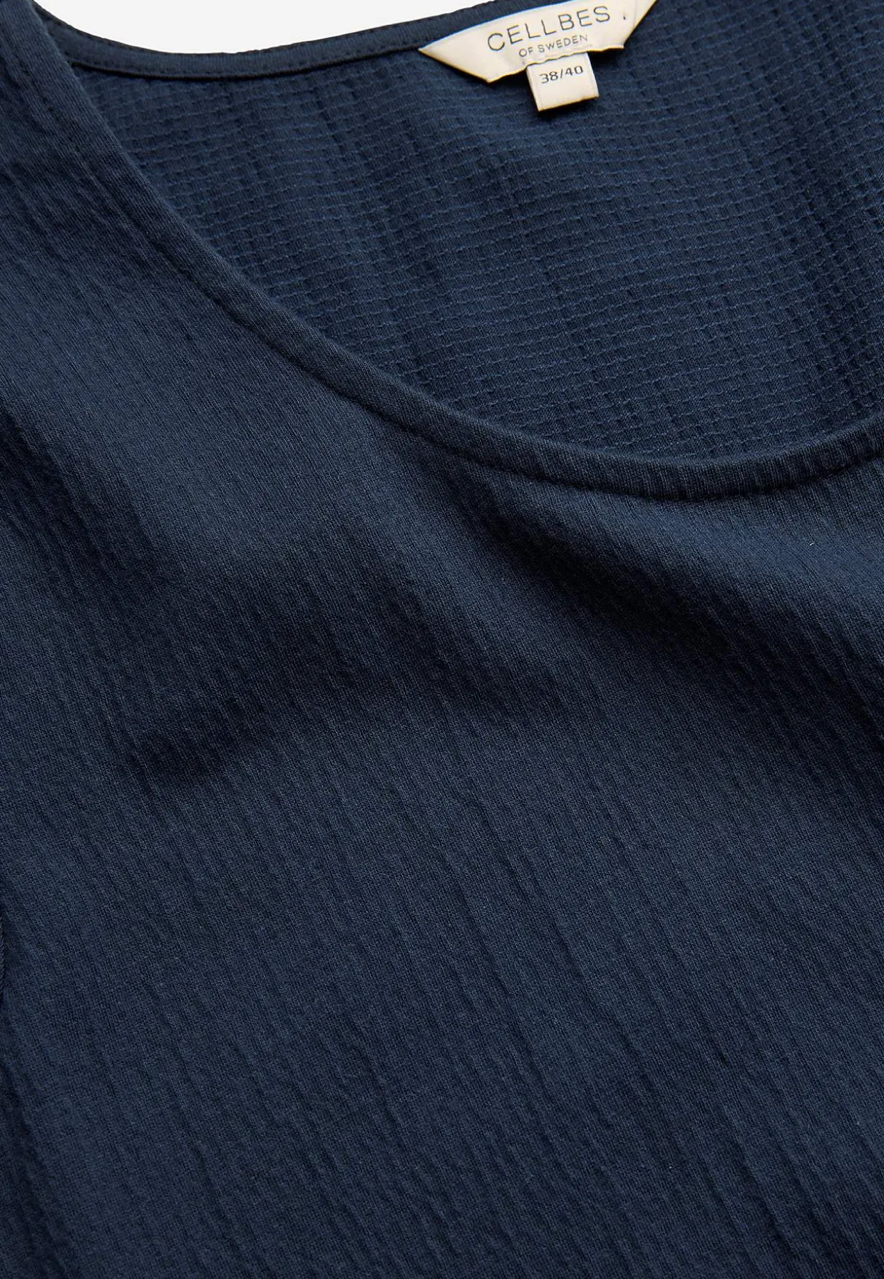 Mekko rypytetystä puuvillajersey-kankaasta