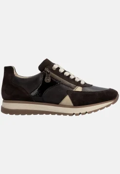 Mukavat tennarit nahasta