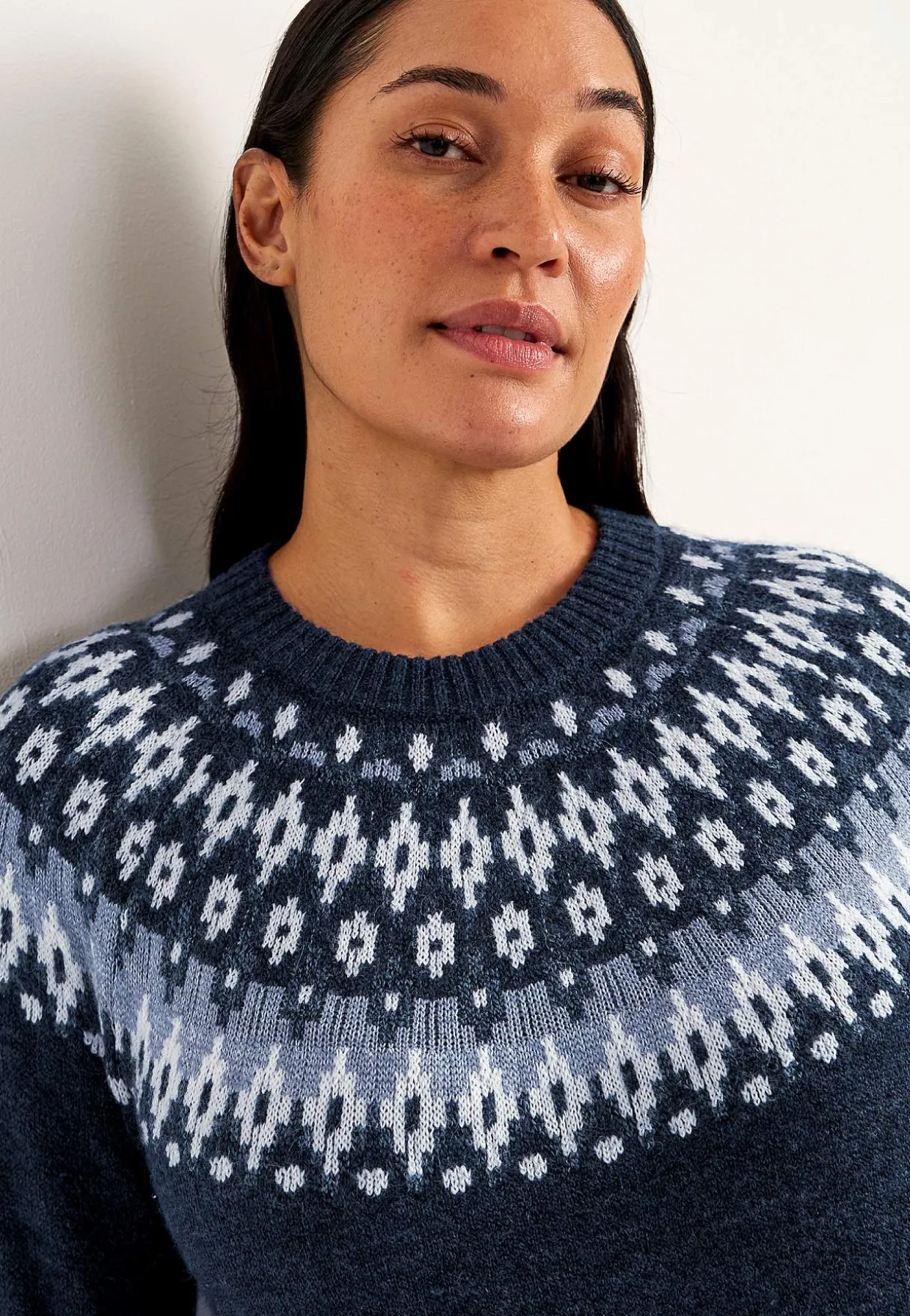 Neulottu, jacquard-kuvioinen mekko