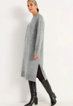 Neulottu, pehmeä mekko