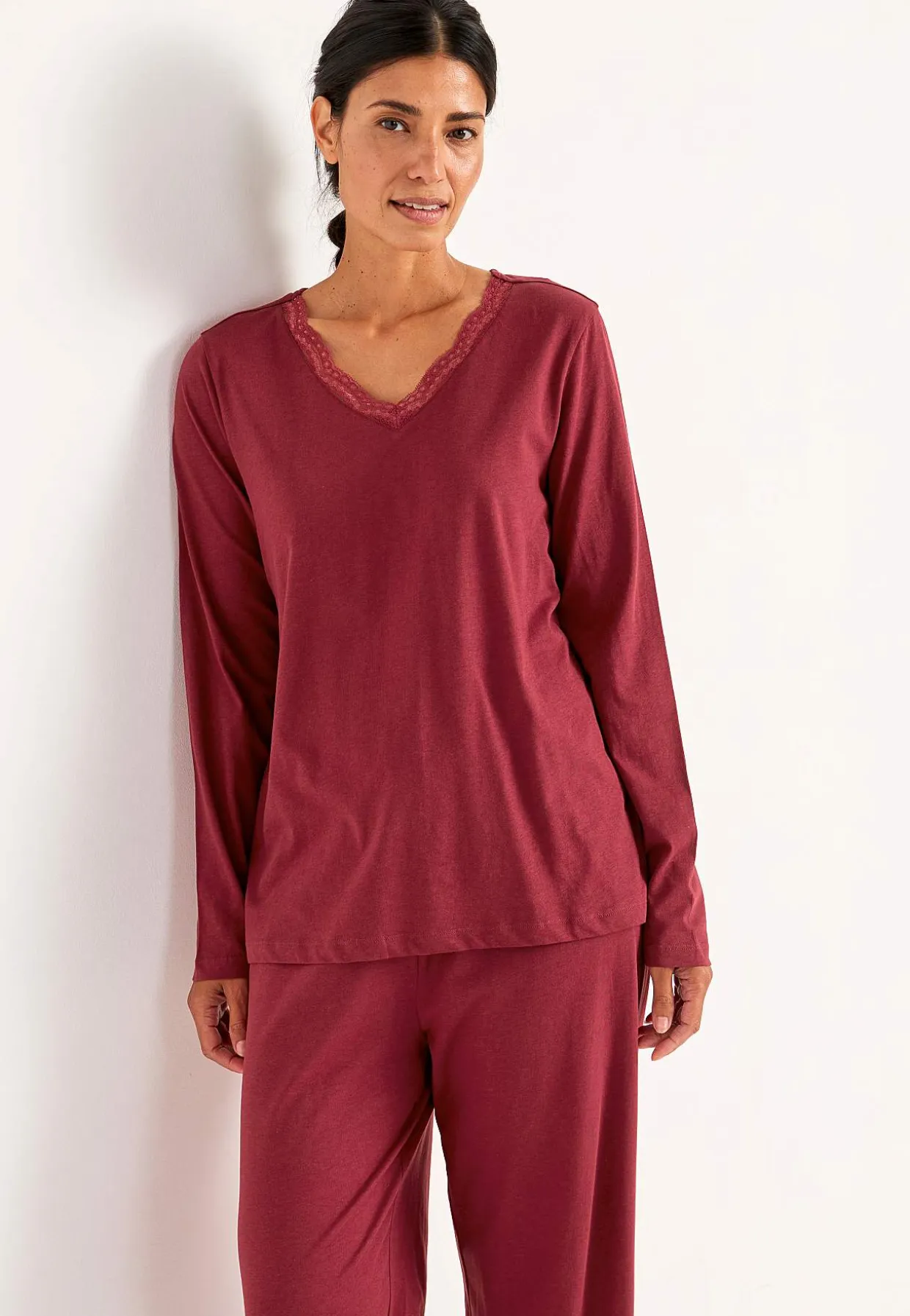 2-osainen pyjama pitsireunalla