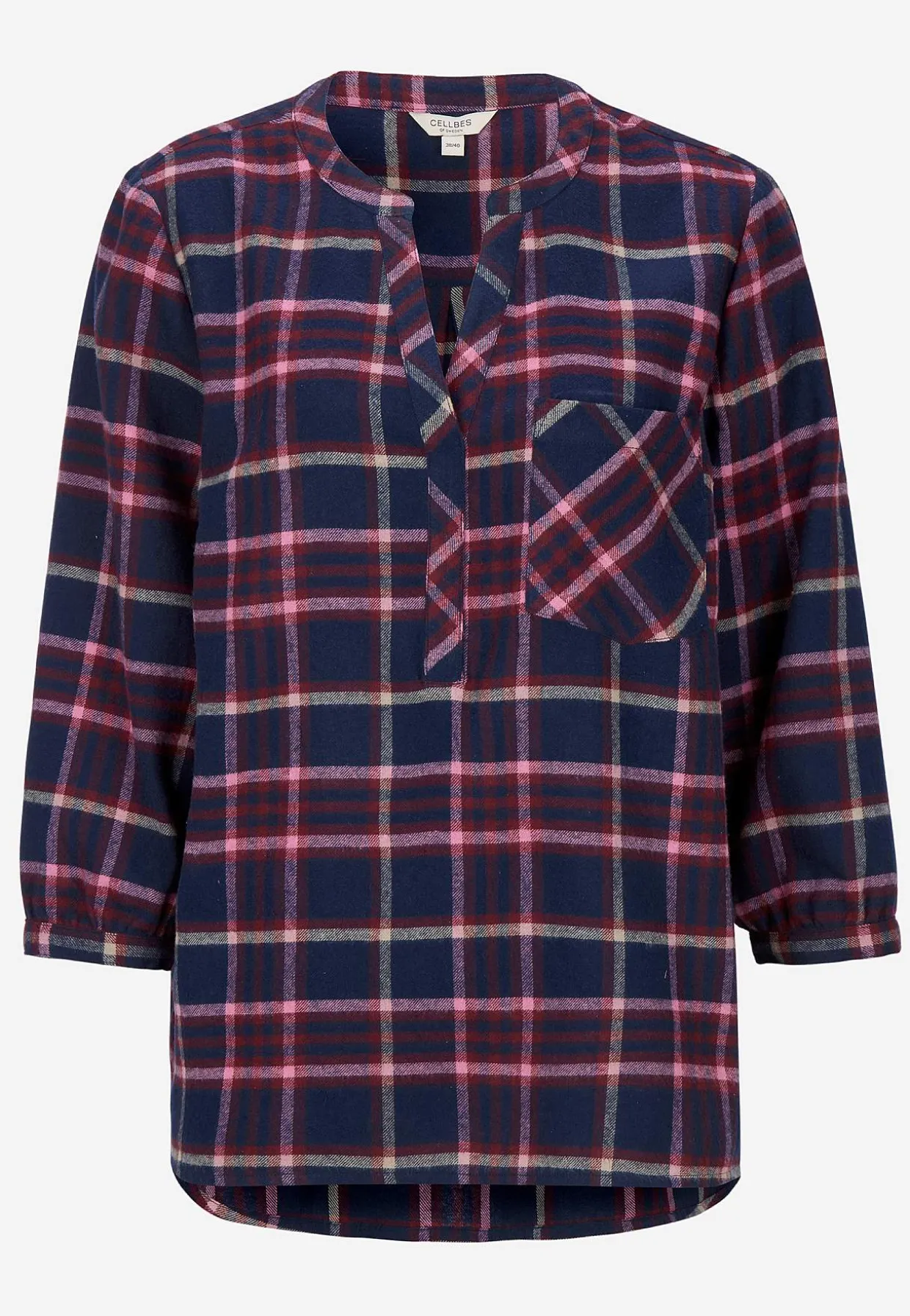 Pusero flanellista rintataskulla