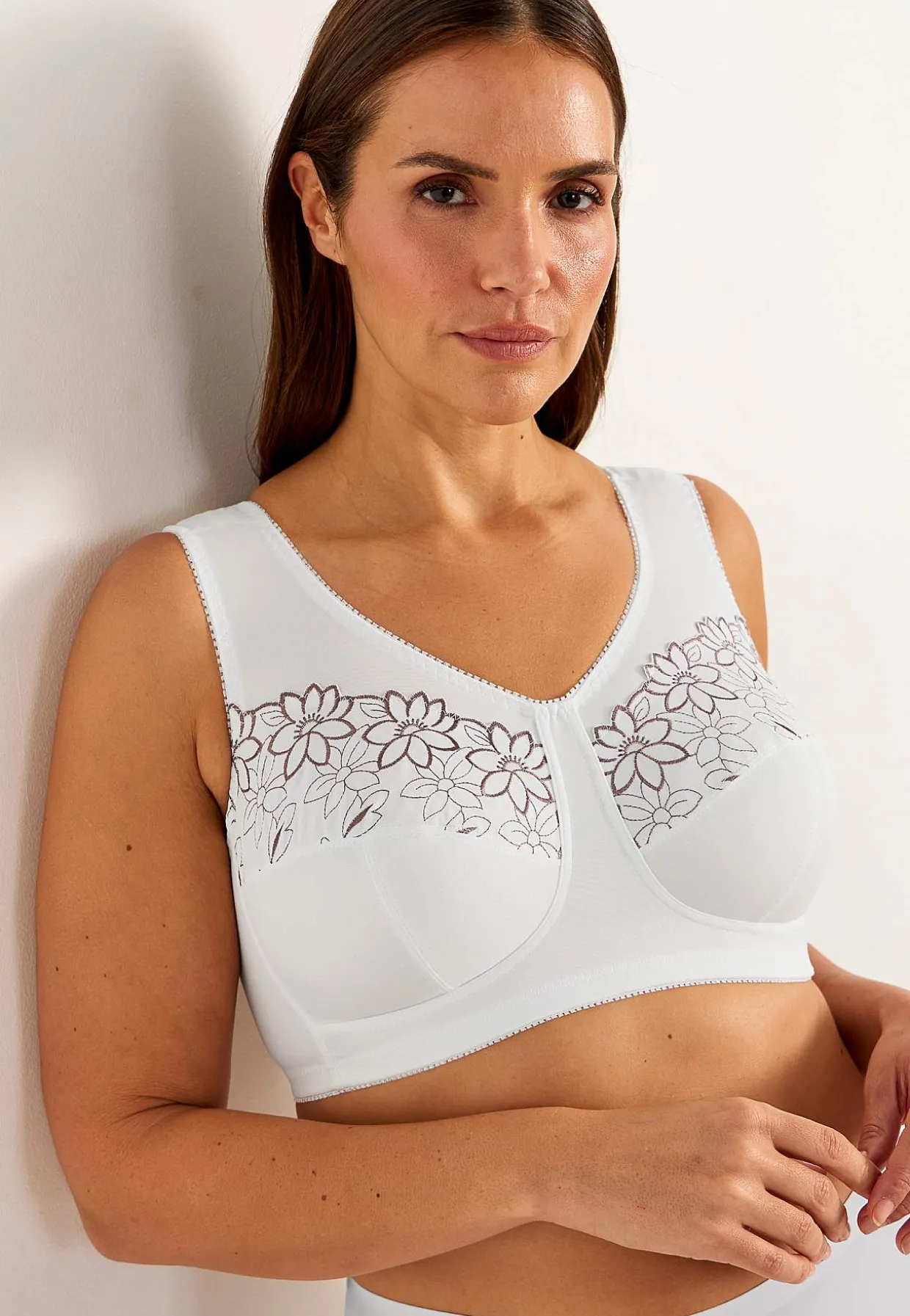 Soft-rintaliivi kirjailulla Lily 2 kpl/pakkaus
