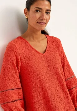 Tunika rakenteella